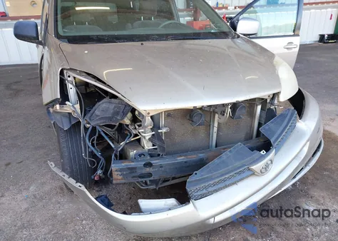 2005 Toyota Sienna Le z USA, uszkodzony, nr VIN 5TDZA23CX5S333011